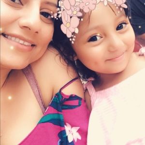 Meet your Posher, Elia